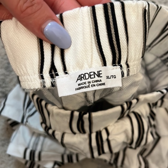 Ardene XL stripped shorts - Picture 4 of 4